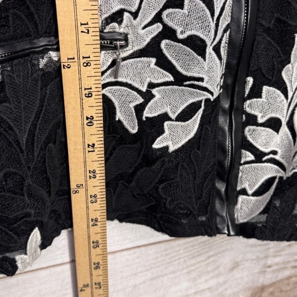 INC International Concepts Woman Black White Floral Lace Zip Front Jacket 1X